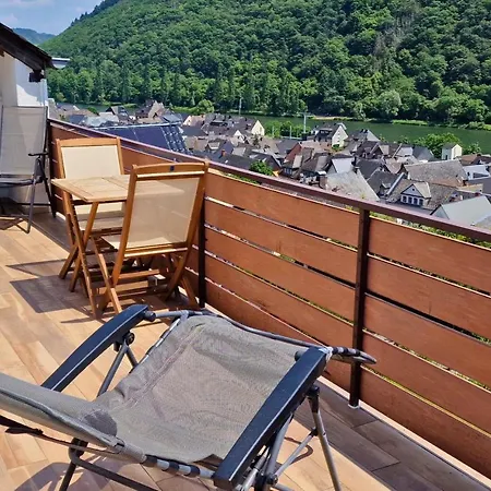 Riesling Appartement For 2 - 4 People - Billiards - Balcony With Mosel View - Parking - Wine Barrel Bar - Fully Equipped Kitchen - Netflix - Waiputv - 3 Km From Cochem Klotten Exterior photo