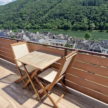 Riesling Appartement For 2 - 4 People - Billiards - Balcony With Mosel View - Parking - Wine Barrel Bar - Fully Equipped Kitchen - Netflix - Waiputv - 3 Km From Cochem Klotten Exterior photo