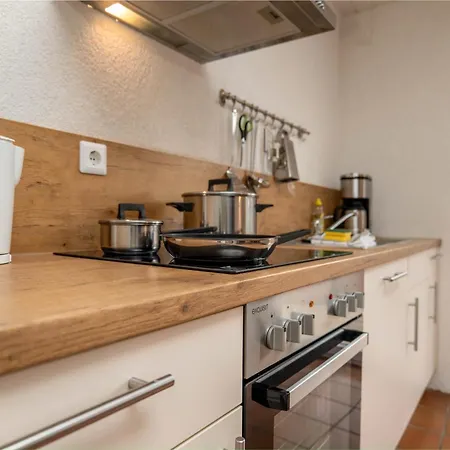 Riesling Appartement For 2 - 4 People - Billiards - Balcony With Mosel View - Parking - Wine Barrel Bar - Fully Equipped Kitchen - Netflix - Waiputv - 3 Km From Cochem Klotten Exterior photo