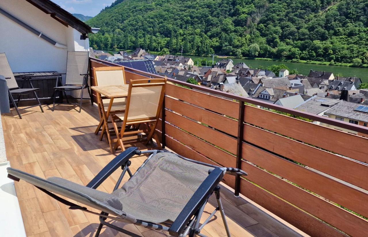 Riesling Appartement For 2 - 4 People - Billiards - Balcony With Mosel View - Parking - Wine Barrel Bar - Fully Equipped Kitchen - Netflix - Waiputv - 3 Km From Cochem Apartment Klotten