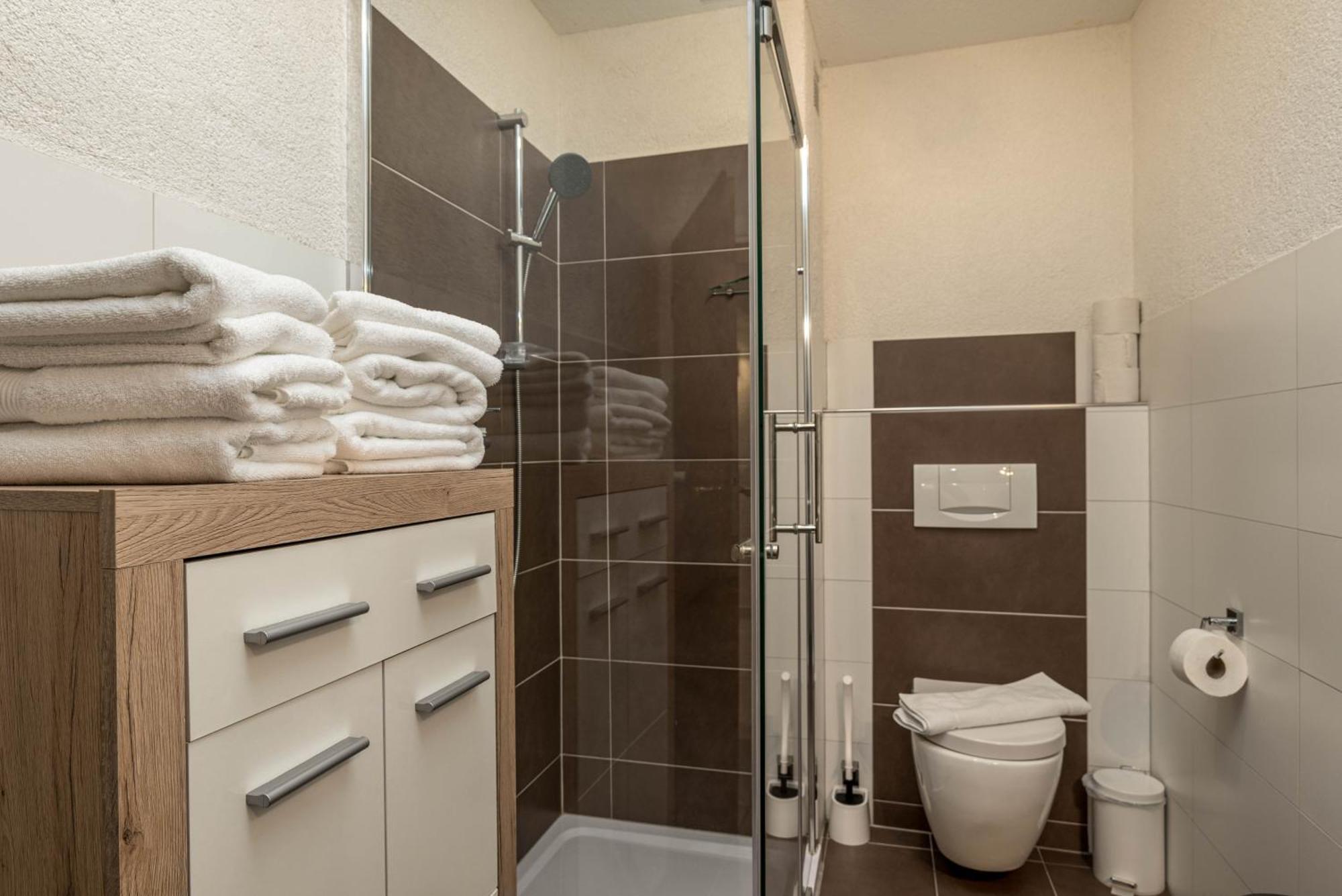 Riesling Appartement For 2 - 4 People - Billiards - Balcony With Mosel View - Parking - Wine Barrel Bar - Fully Equipped Kitchen - Netflix - Waiputv - 3 Km From Cochem Apartment