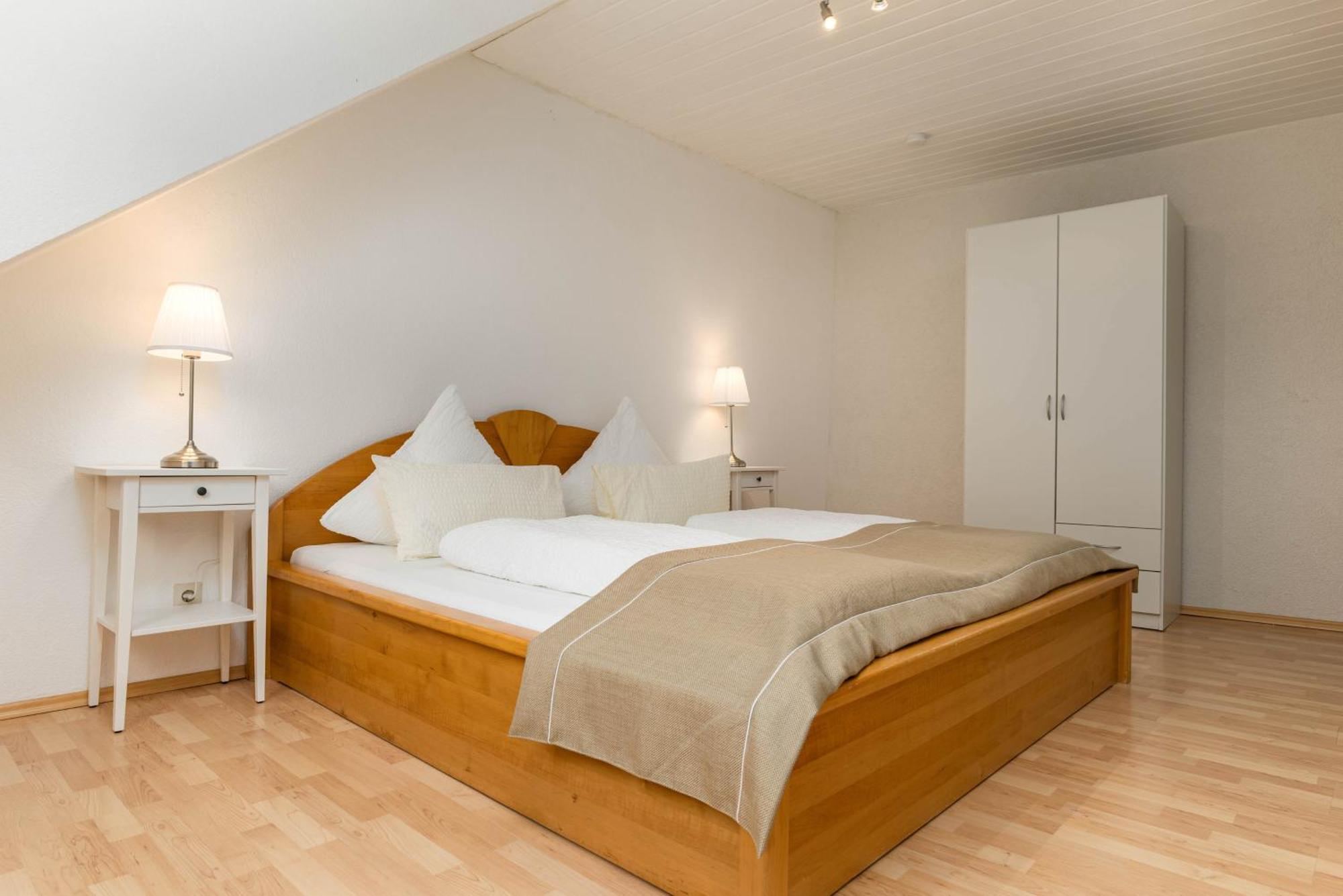 Riesling Appartement For 2 - 4 People - Billiards - Balcony With Mosel View - Parking - Wine Barrel Bar - Fully Equipped Kitchen - Netflix - Waiputv - 3 Km From Cochem * Klotten