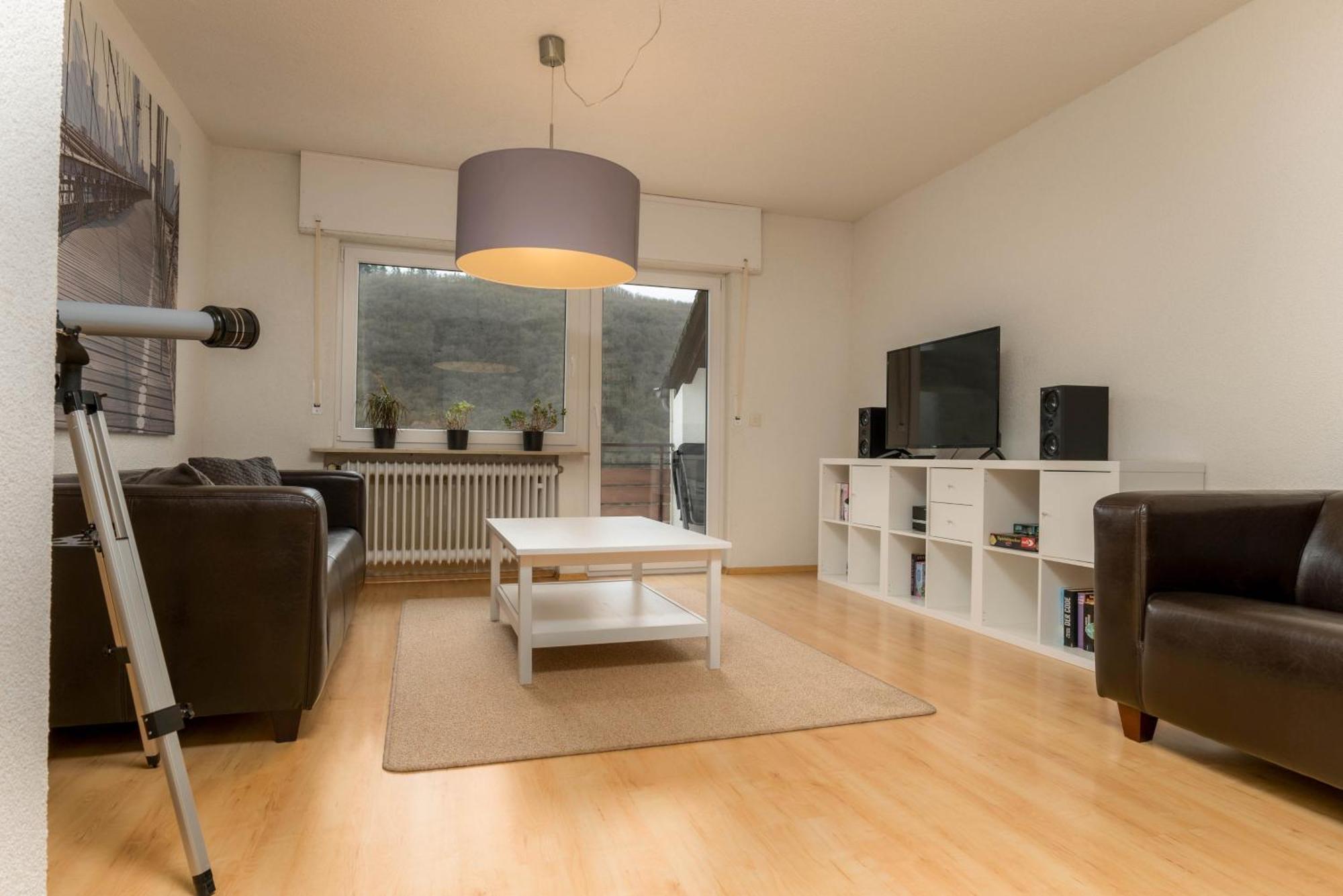 Apartment Riesling Appartement For 2 - 4 People - Billiards - Balcony With Mosel View - Parking - Wine Barrel Bar - Fully Equipped Kitchen - Netflix - Waiputv - 3 Km From Cochem