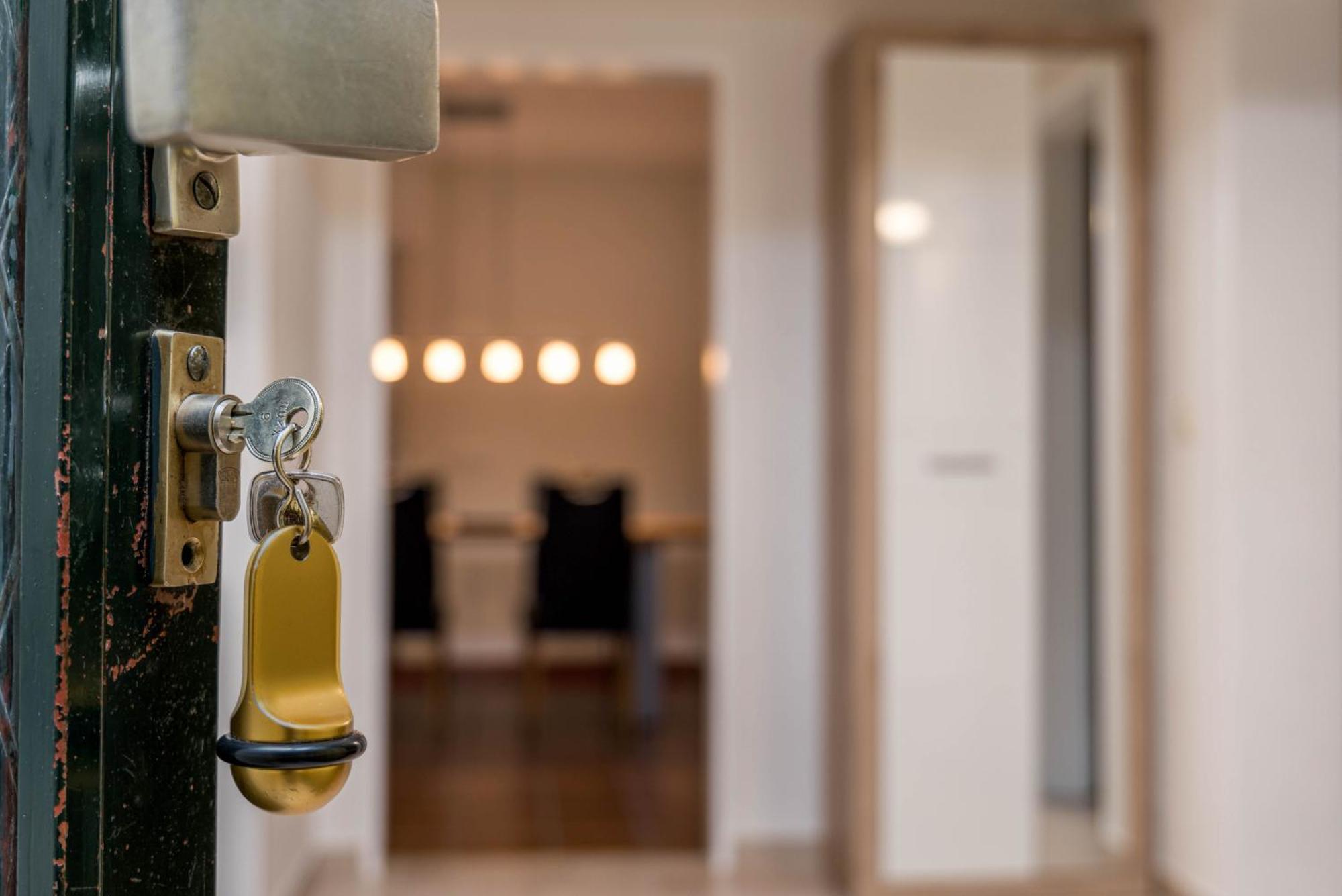 Riesling Appartement For 2 - 4 People - Billiards - Balcony With Mosel View - Parking - Wine Barrel Bar - Fully Equipped Kitchen - Netflix - Waiputv - 3 Km From Cochem * Klotten