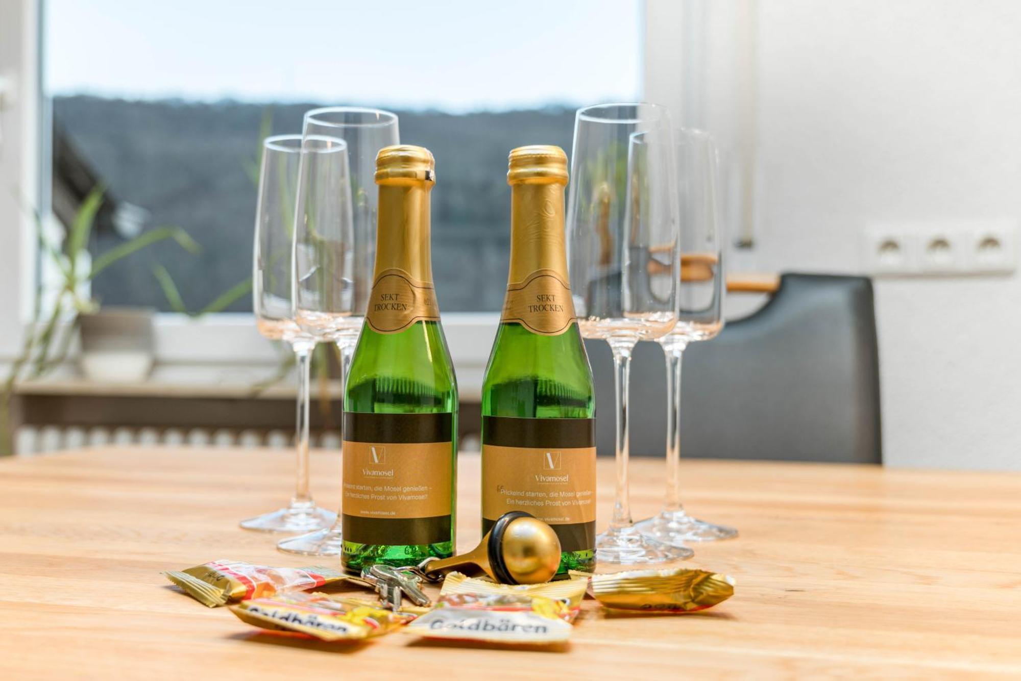 Riesling Appartement For 2 - 4 People - Billiards - Balcony With Mosel View - Parking - Wine Barrel Bar - Fully Equipped Kitchen - Netflix - Waiputv - 3 Km From Cochem Apartment Klotten