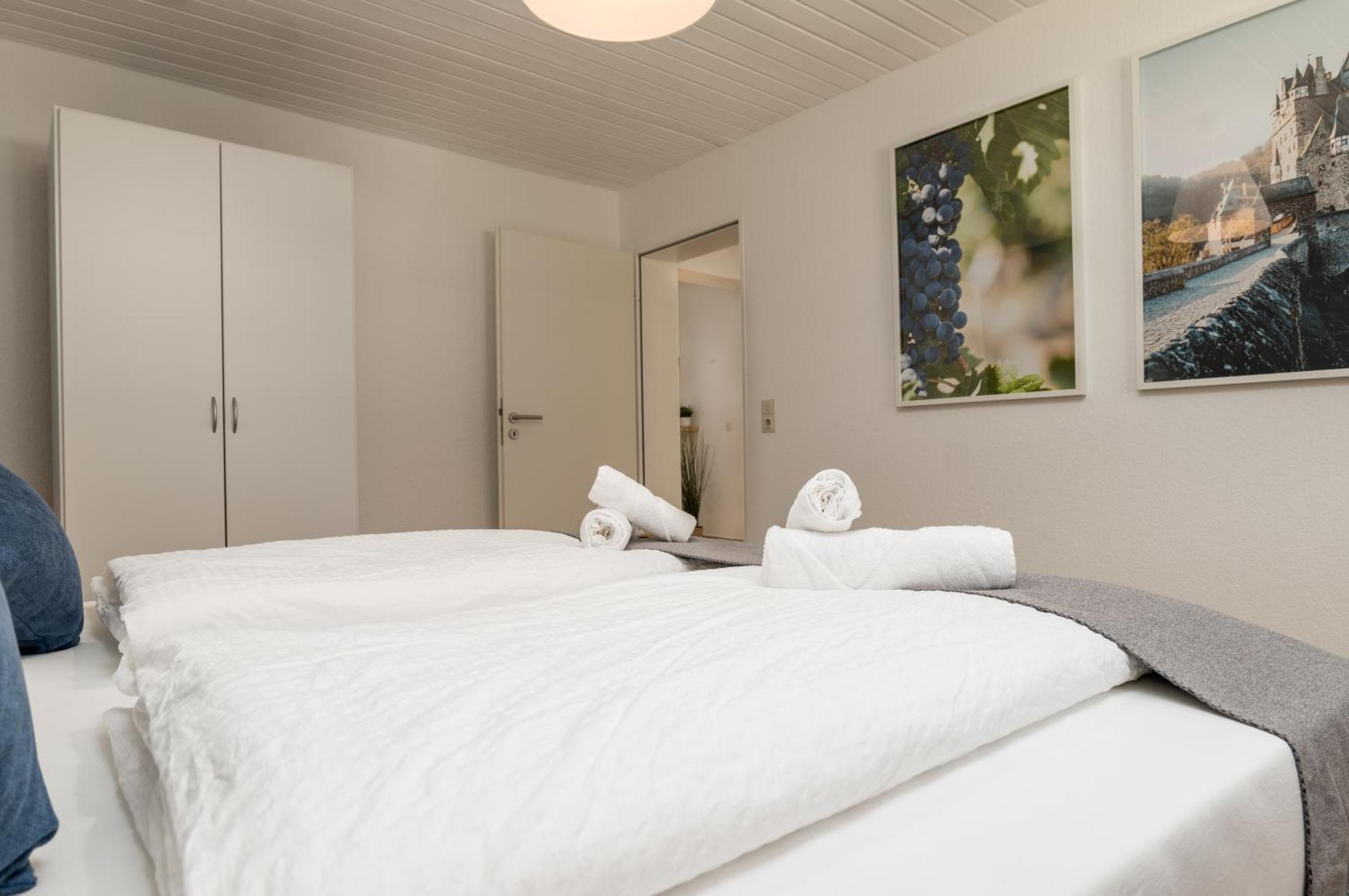Apartment Riesling Appartement For 2 - 4 People - Billiards - Balcony With Mosel View - Parking - Wine Barrel Bar - Fully Equipped Kitchen - Netflix - Waiputv - 3 Km From Cochem *