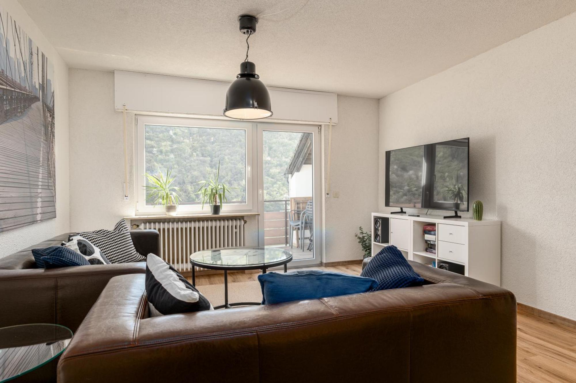 Apartment Riesling Appartement For 2 - 4 People - Billiards - Balcony With Mosel View - Parking - Wine Barrel Bar - Fully Equipped Kitchen - Netflix - Waiputv - 3 Km From Cochem *