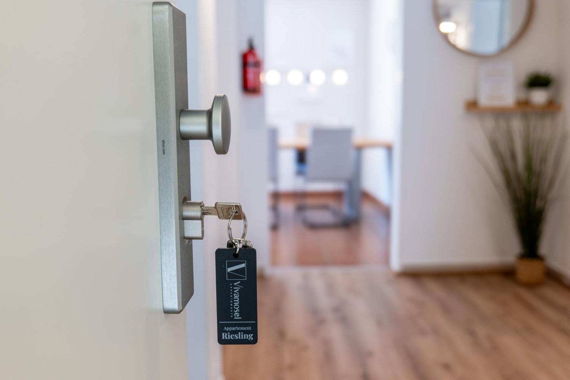 Riesling Appartement For 2 - 4 People - Billiards - Balcony With Mosel View - Parking - Wine Barrel Bar - Fully Equipped Kitchen - Netflix - Waiputv - 3 Km From Cochem *