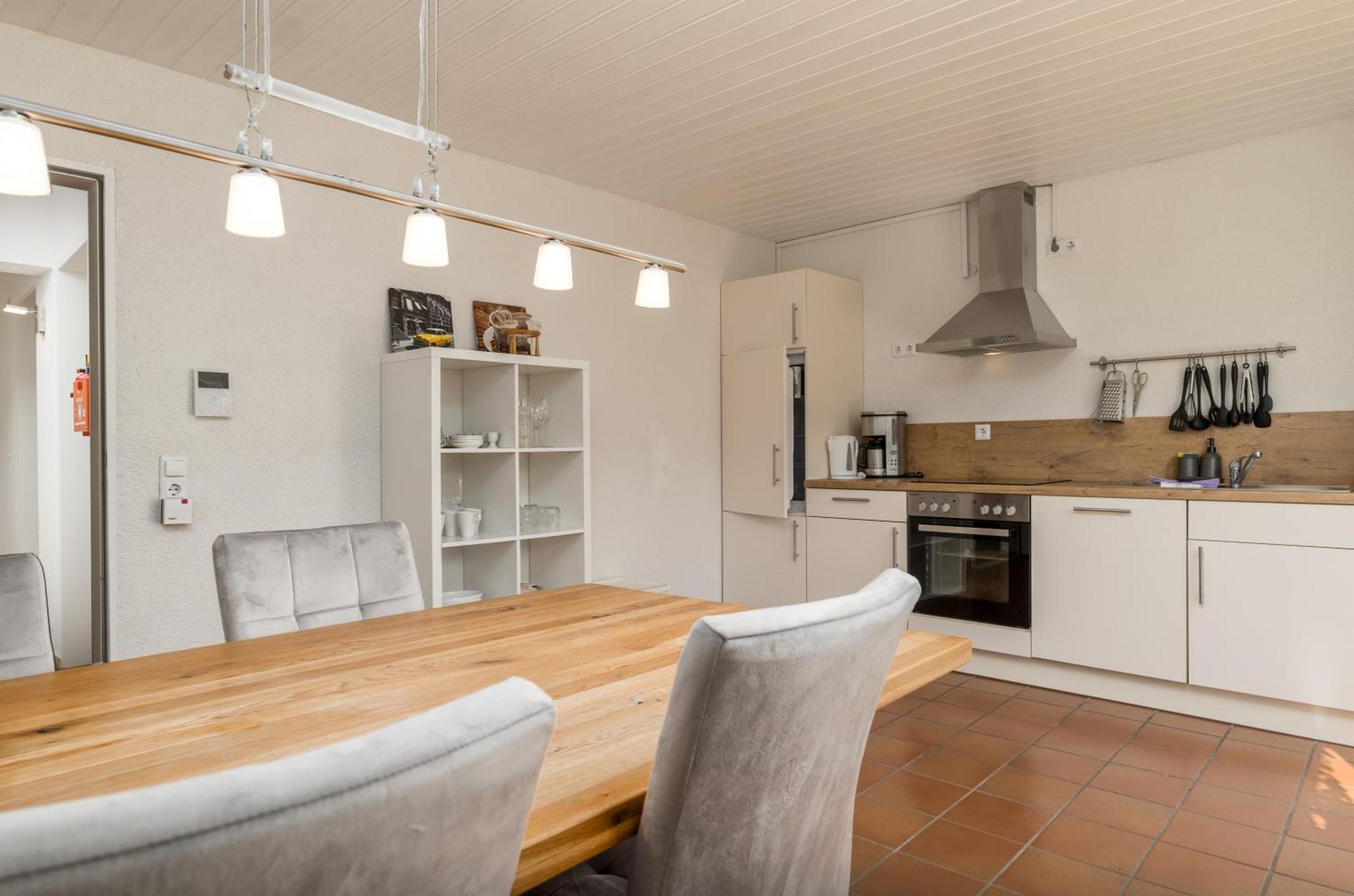 Riesling Appartement For 2 - 4 People - Billiards - Balcony With Mosel View - Parking - Wine Barrel Bar - Fully Equipped Kitchen - Netflix - Waiputv - 3 Km From Cochem Klotten